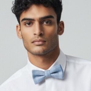 NWOT Vineyard Vines Chambray Bow Tie Handmade in the USA 100% Imported Silk